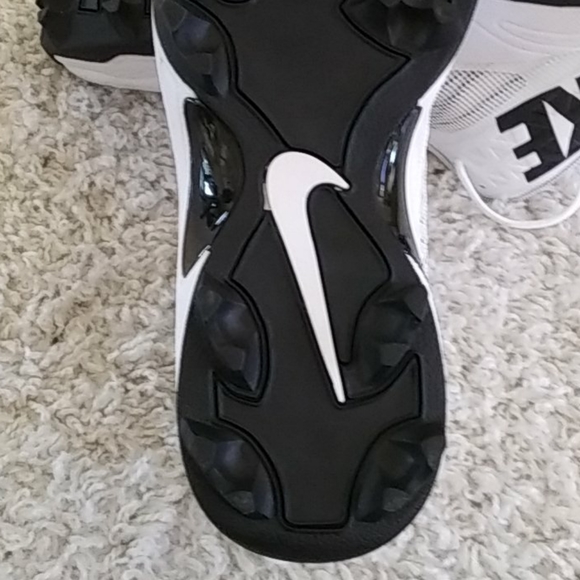 Nike Cleats - Picture 7 of 8